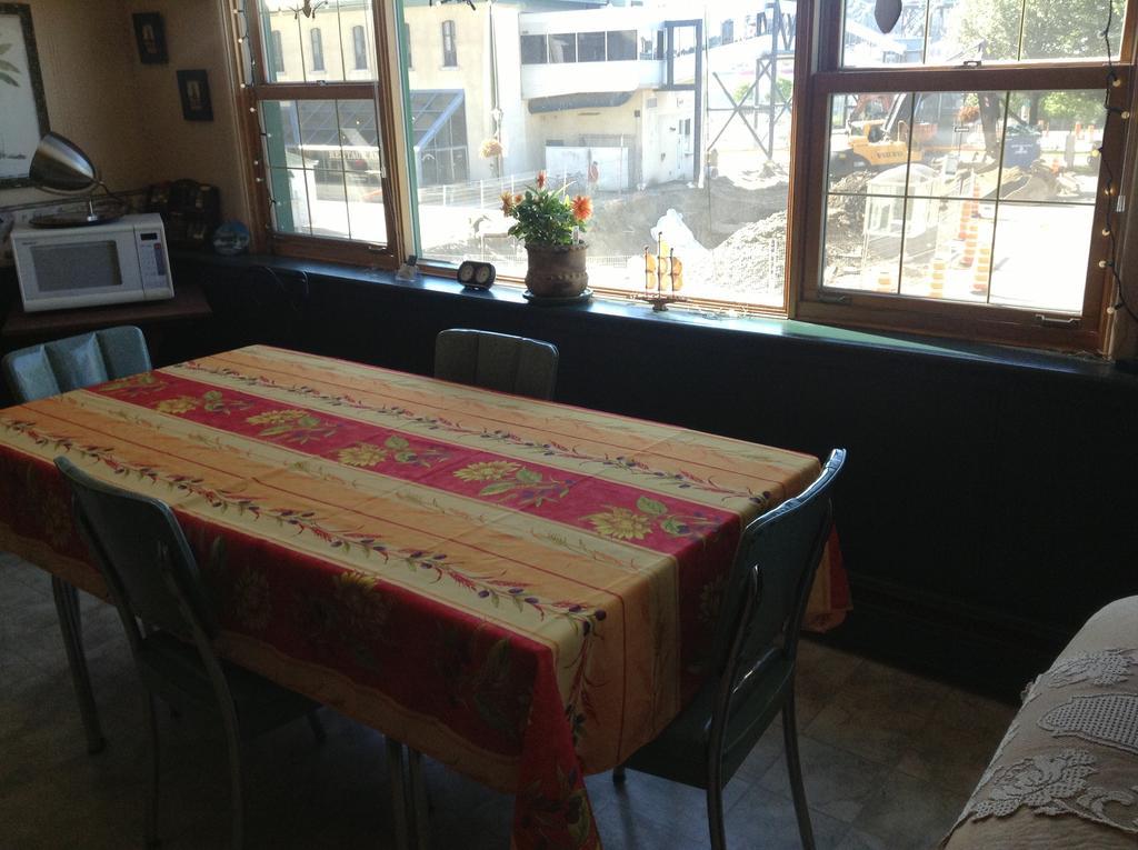 B&B De La Traverse Lévis Екстериор снимка